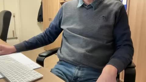 Snapshot of geertjem chatting on 2, 12, 2024 geertjem online show from 2, 12, 2024