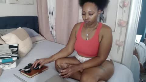 Snapshot of geishapaige chatting on 29, 9, 2025 The Empress online show from 29, 9, 2025