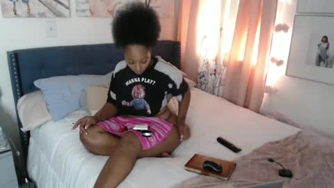 Snapshot of geishapaige chatting on 12, 10, 2025 The Empress online show from 12, 10, 2025