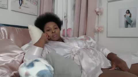 Snapshot of geishapaige chatting on 28, 10, 2025 The Empress online show from 28, 10, 2025