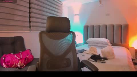 Snapshot of gemarodriguez_ chatting on 10, 11, 2025 Gemma online show from 10, 11, 2025