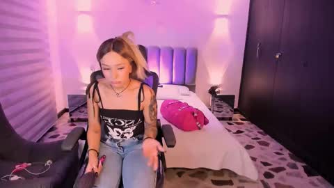 Snapshot of gemarodriguez_ chatting on 12, 11, 2025 Gemma online show from 12, 11, 2025