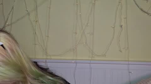 Ilona online show from 12, 11, 2025