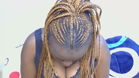 Snapshot of geni_smart chatting on 3, 11, 2025 Luciana online show from 3, 11, 2025