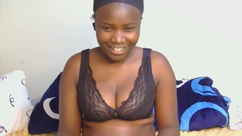 Snapshot of geni_smart chatting on 12, 11, 2025 Luciana online show from 12, 11, 2025