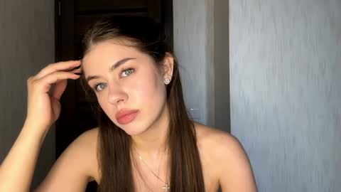 Snapshot of geniegrimmett chatting on 27, 5, 2026 Megan online show from 27, 5, 2026