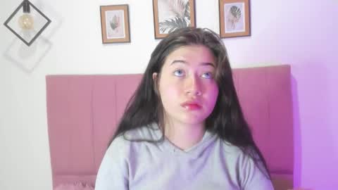 Snapshot of gennesis_love chatting on 11, 10, 2025 Sofia online show from 11, 10, 2025