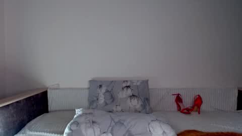 Chrisa online show from 25, 2, 2025