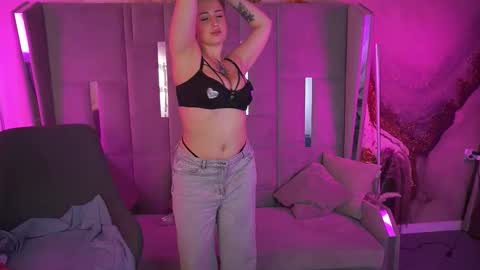 gentleadellee online show from 10, 11, 2025