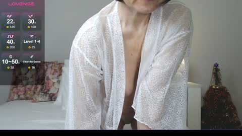 Snapshot of gentlywomen chatting on 25, 12, 2024 Elena online show from 25, 12, 2024