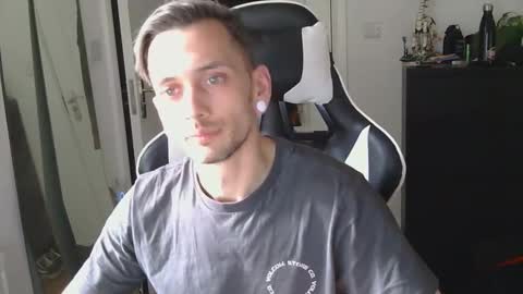 georgek0011 online show from 15, 5, 2026