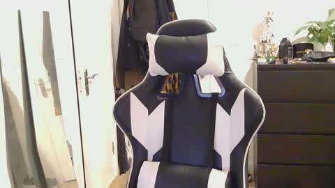 georgek0011 online show from 17, 5, 2026