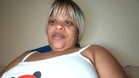 Snapshot of georgina_brownie chatting on 17, 10, 2025 georgina_brownie online show from 17, 10, 2025