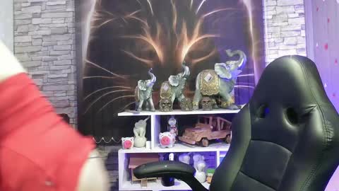 Georgina  online show from 14, 1, 2025