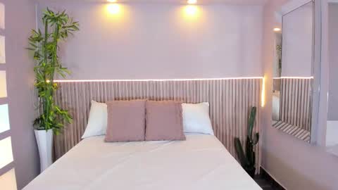 GeorginaReyes  online show from 13, 12, 2025