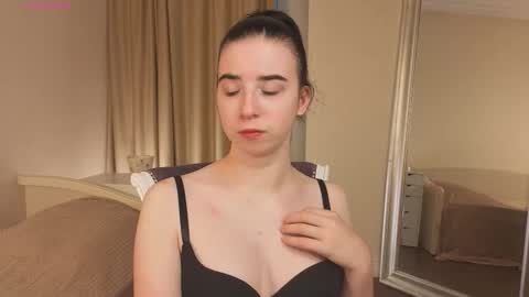 Snapshot of georginatrue chatting on 18, 10, 2025 My name is Kelly online show from 18, 10, 2025