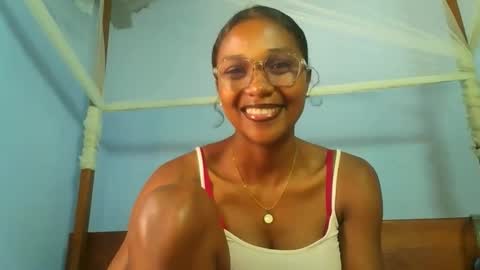 Snapshot of gggloria chatting on 6, 11, 2025 gggloria online show from 6, 11, 2025