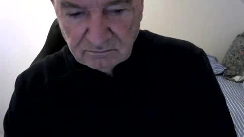 Snapshot of gh1952ma chatting on 23, 12, 2025 Gisse online show from 23, 12, 2025