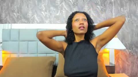 Snapshot of gia_bell chatting on 5, 7, 2026 gia_bell online show from 5, 7, 2026
