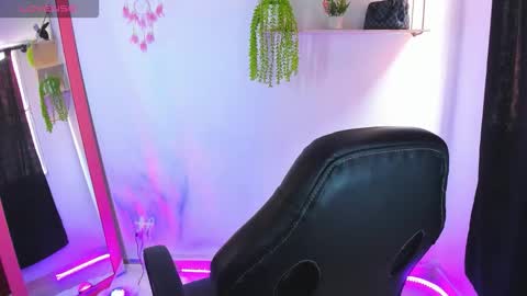 giaaaa   online show from 9, 9, 2025