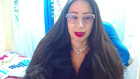 Gia  online show from 8, 11, 2025