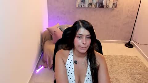 Snapshot of gia_watsonn chatting on 25, 6, 2026 Gia online show from 25, 6, 2026