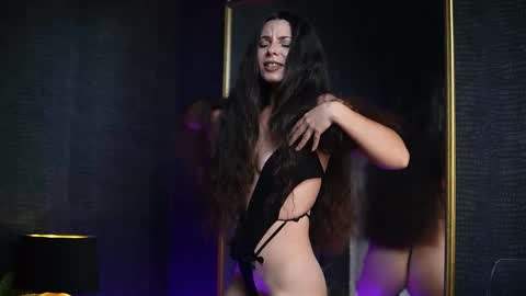 Snapshot of giaeasyice chatting on 12, 11, 2025 Gia online show from 12, 11, 2025