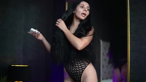 Snapshot of giaeasyice chatting on 18, 11, 2025 Gia online show from 18, 11, 2025