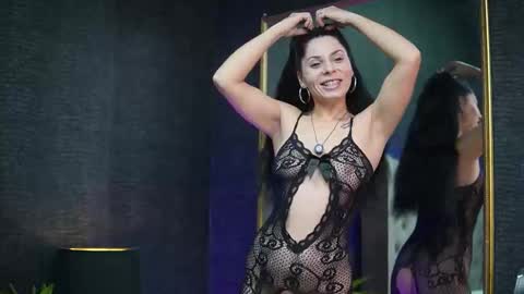 Snapshot of giaeasyice chatting on 19, 11, 2025 Gia online show from 19, 11, 2025