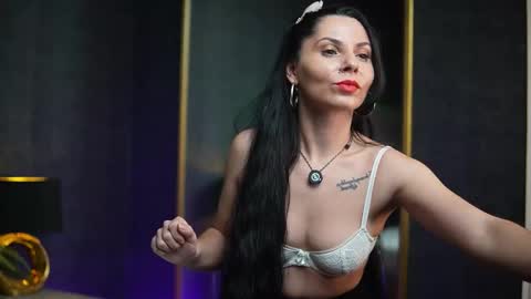 Snapshot of giaeasyice chatting on 17, 12, 2025 Gia online show from 17, 12, 2025