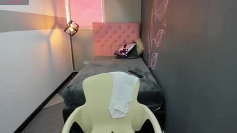 Snapshot of giafox_ chatting on 28, 12, 2024 G I A FOX online show from 28, 12, 2024