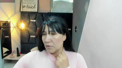 Snapshot of giafox_ chatting on 5, 10, 2025 G I A FOX online show from 5, 10, 2025