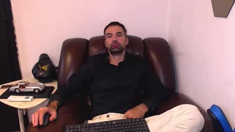 Snapshot of gianni_lion chatting on 19, 10, 2025 Gianni online show from 19, 10, 2025