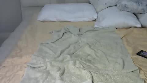 Snapshot of giant_couples chatting on 16, 11, 2025 giant_couples online show from 16, 11, 2025