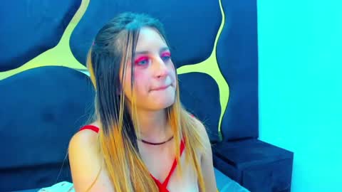 GiaRoussel online show from 5, 2, 2025