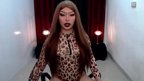 Snapshot of giaxxx01 chatting on 23, 12, 2024 Gia X online show from 23, 12, 2024