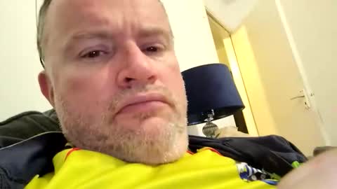 Snapshot of giddyup2222222 chatting on 18, 11, 2025 giddyup2222222 online show from 18, 11, 2025