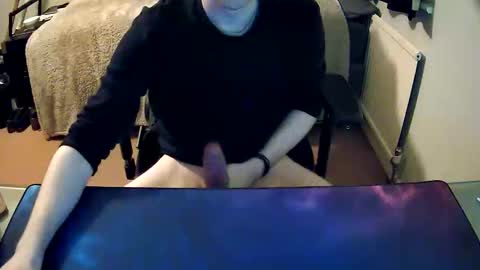 Snapshot of giftexx chatting on 5, 1, 2025 giftexx online show from 5, 1, 2025