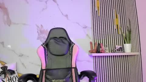 Snapshot of gigi_cutte_ chatting on 7, 5, 2026 Gigi online show from 7, 5, 2026
