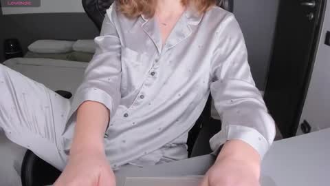 gigihadd online show from 8, 2, 2026