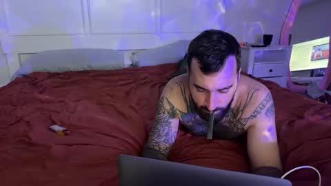 Snapshot of gigimichaels chatting on 25, 10, 2025 GigiMichaels online show from 25, 10, 2025