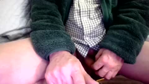 Snapshot of gilly_69 chatting on 23, 12, 2024 gilly_69 online show from 23, 12, 2024