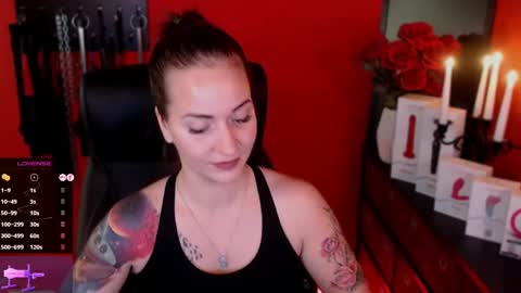 Snapshot of gina_hotlick chatting on 5, 2, 2025 gina_hotlick online show from 5, 2, 2025