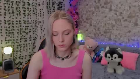 Snapshot of gina_lovelyy chatting on 9, 6, 2026 Gina online show from 9, 6, 2026
