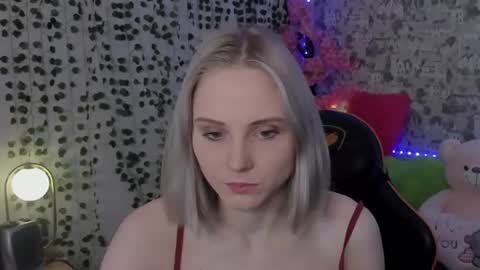 Snapshot of gina_lovelyy chatting on 18, 6, 2026 Gina online show from 18, 6, 2026