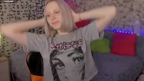 Snapshot of gina_lovelyy chatting on 19, 6, 2026 Gina online show from 19, 6, 2026