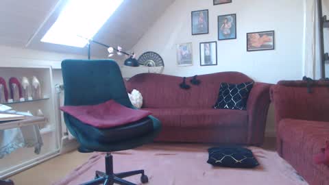 Gina online show from 3, 3, 2025