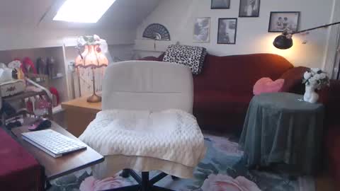 Gina online show from 10, 6, 2026