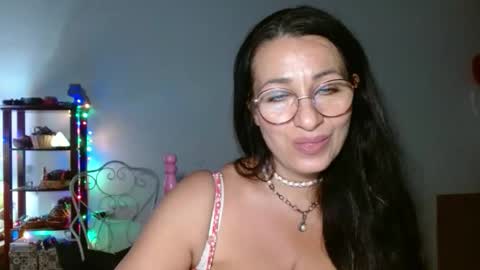 GinaONeon online show from 24, 10, 2025