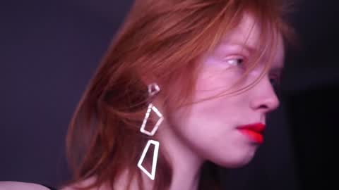        im expecting 350 thumbs up on my altar   online show from 25, 12, 2024